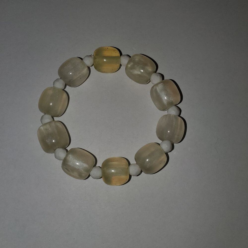 𝅺Womens costume bead bracelet